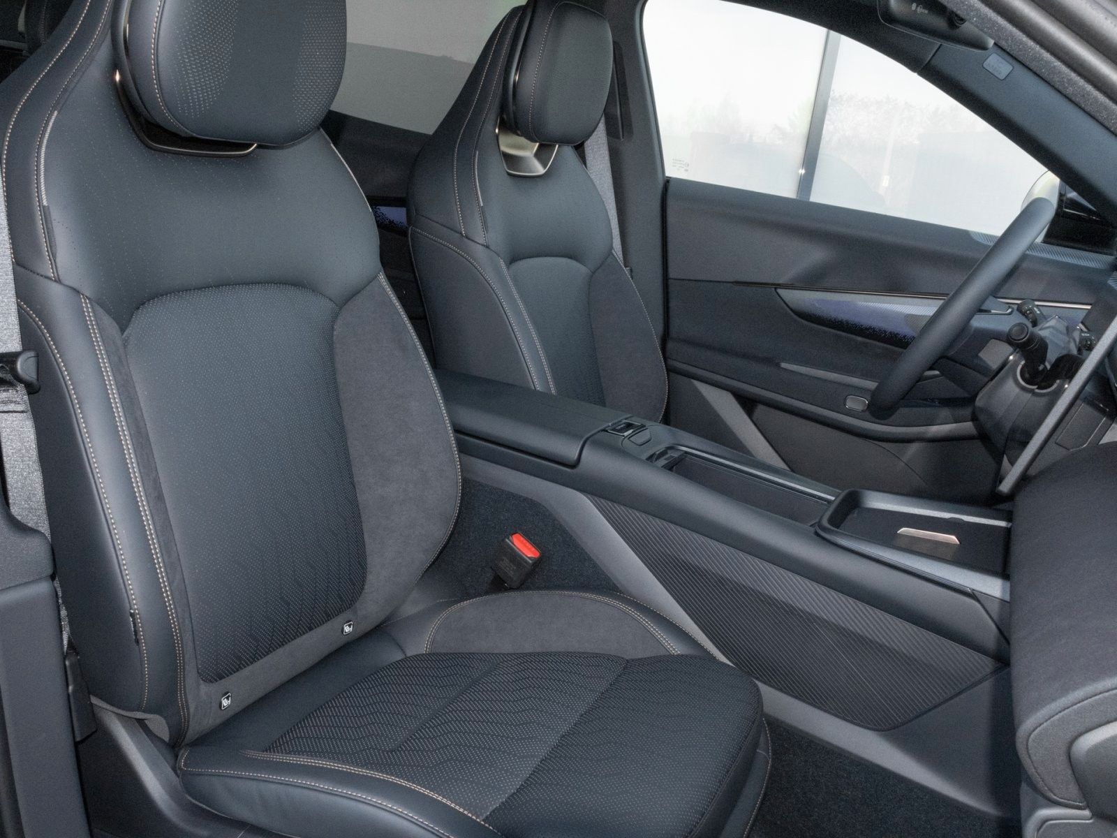 Lynk&Co 08 1.5 T PHEV 257 kW More foto 5