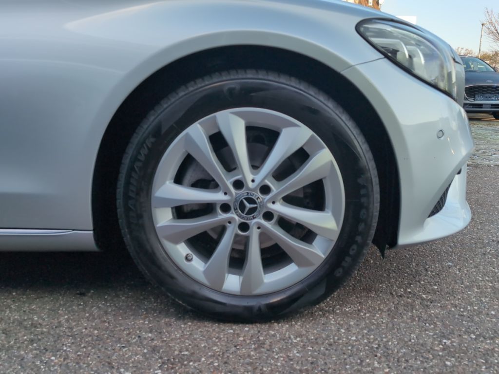 Mercedes-Benz C 180 T 9G-TRONIC Avantgarde foto 10