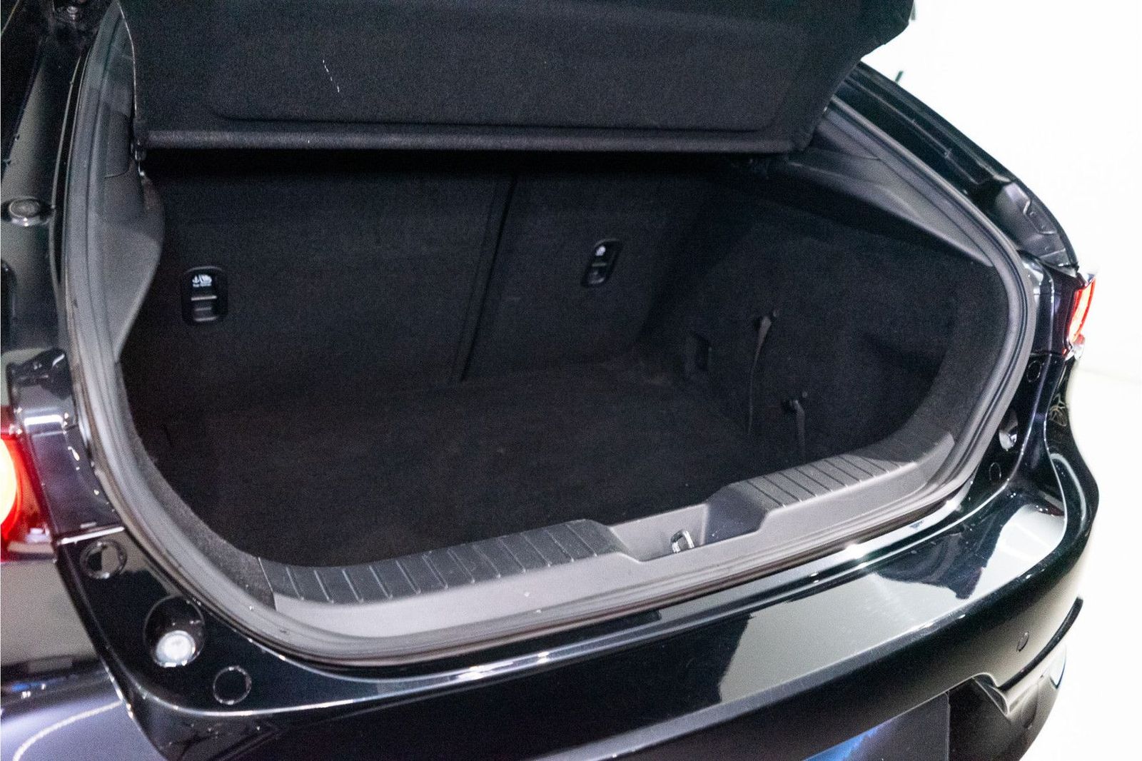 Mazda 3 2.0 e-SkyActiv-X M Hybrid 180 Luxury 187PK | N foto 10