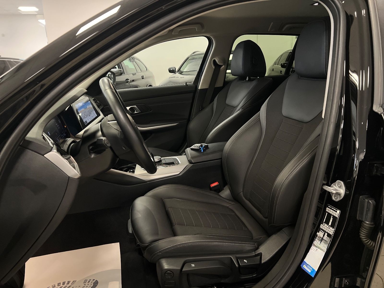 BMW 318d Advantage Aut/Navi/SportSitze/Tempomat foto 15