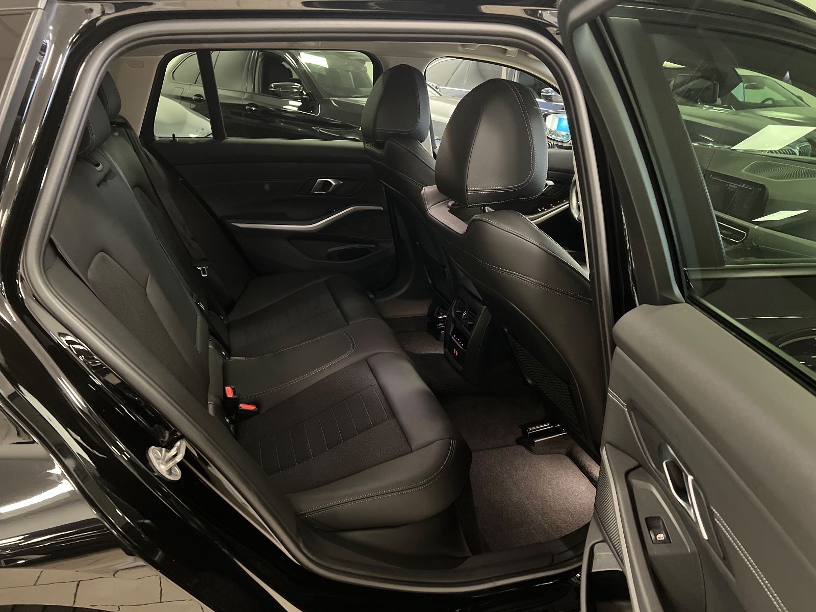 BMW 318d Advantage Aut/Navi/SportSitze/Tempomat foto 23