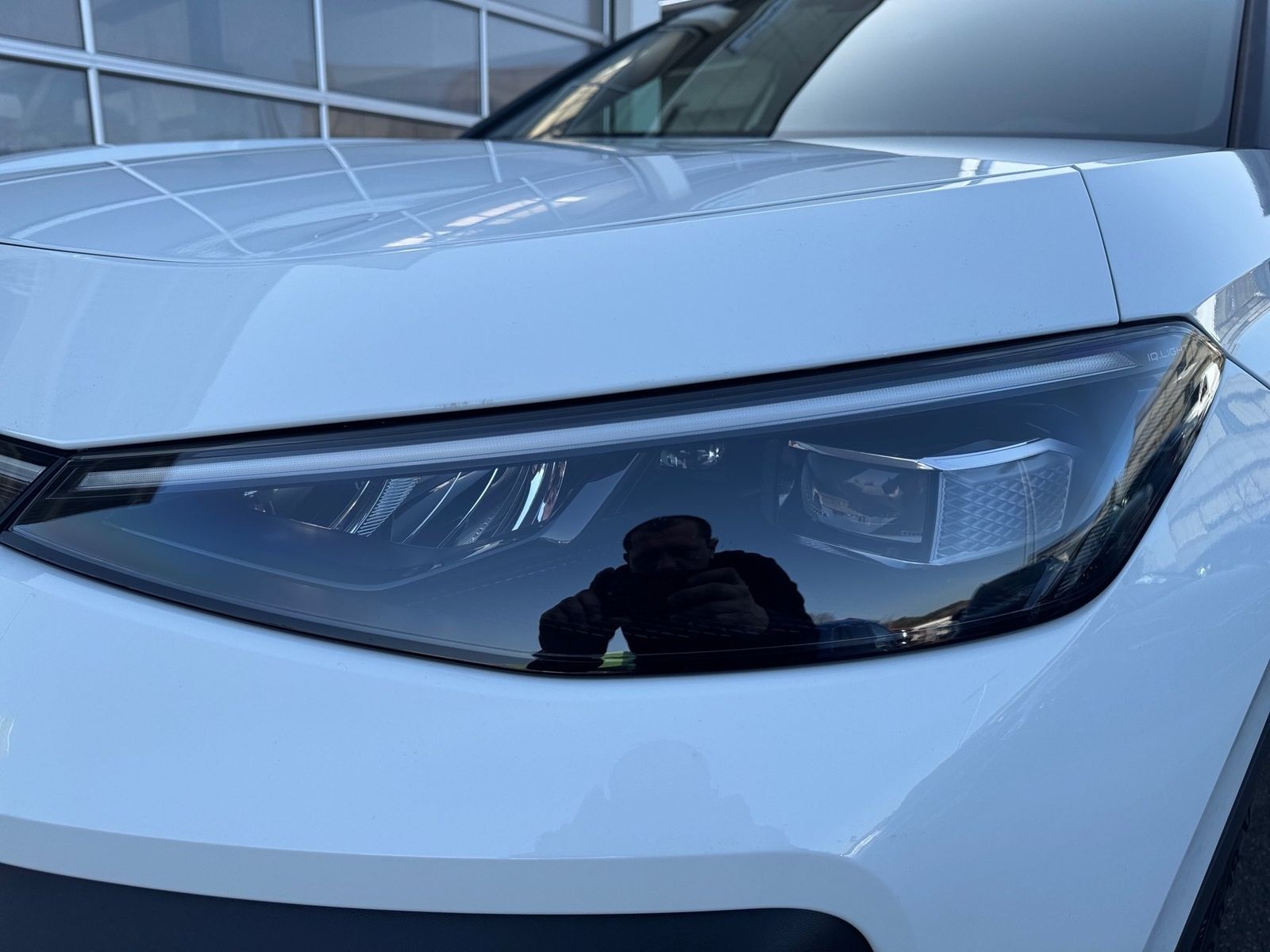 Volkswagen T-Roc 1.5 l eTSI DSG Style AHK Navi LED PDC foto 4