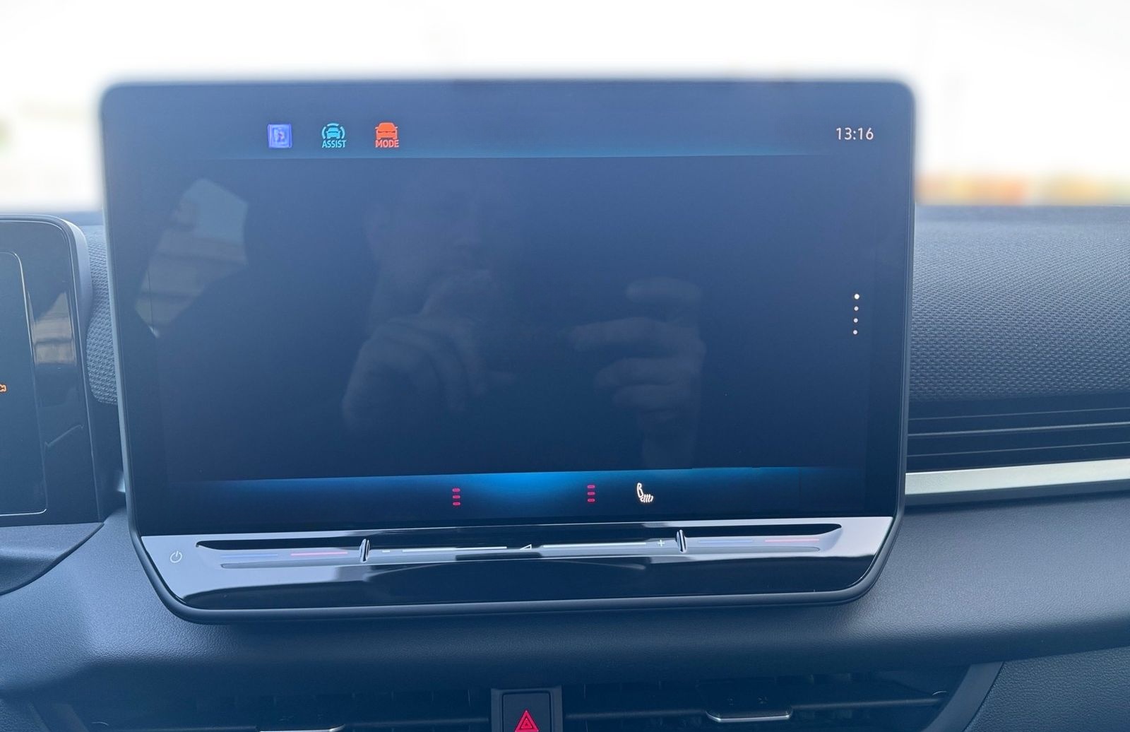 Volkswagen T-Roc 1.5 l eTSI DSG Style AHK Navi LED PDC foto 7