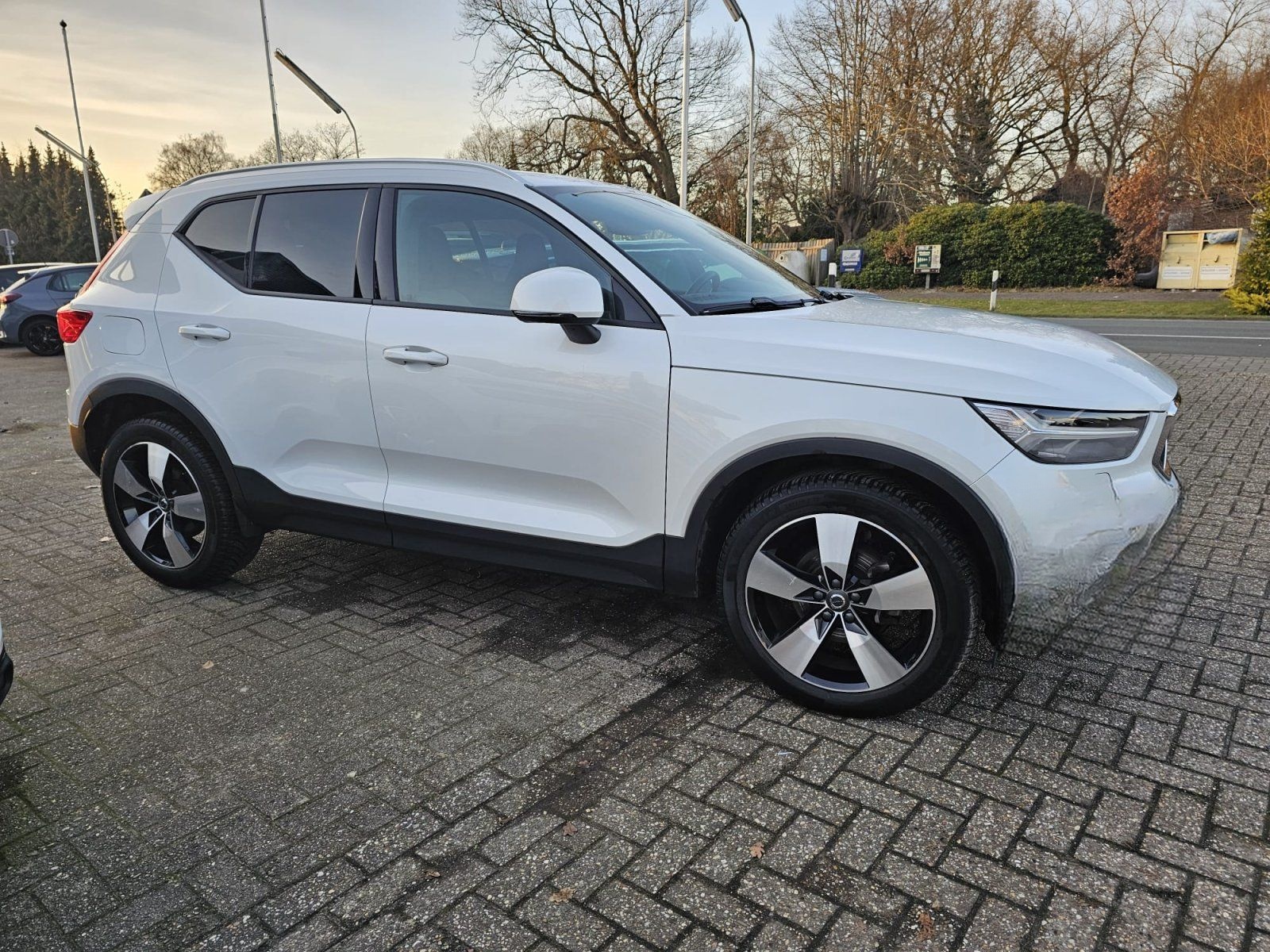 Volvo XC40 Momentum Pro Automat. LED ACC Kamera Navi S foto 5