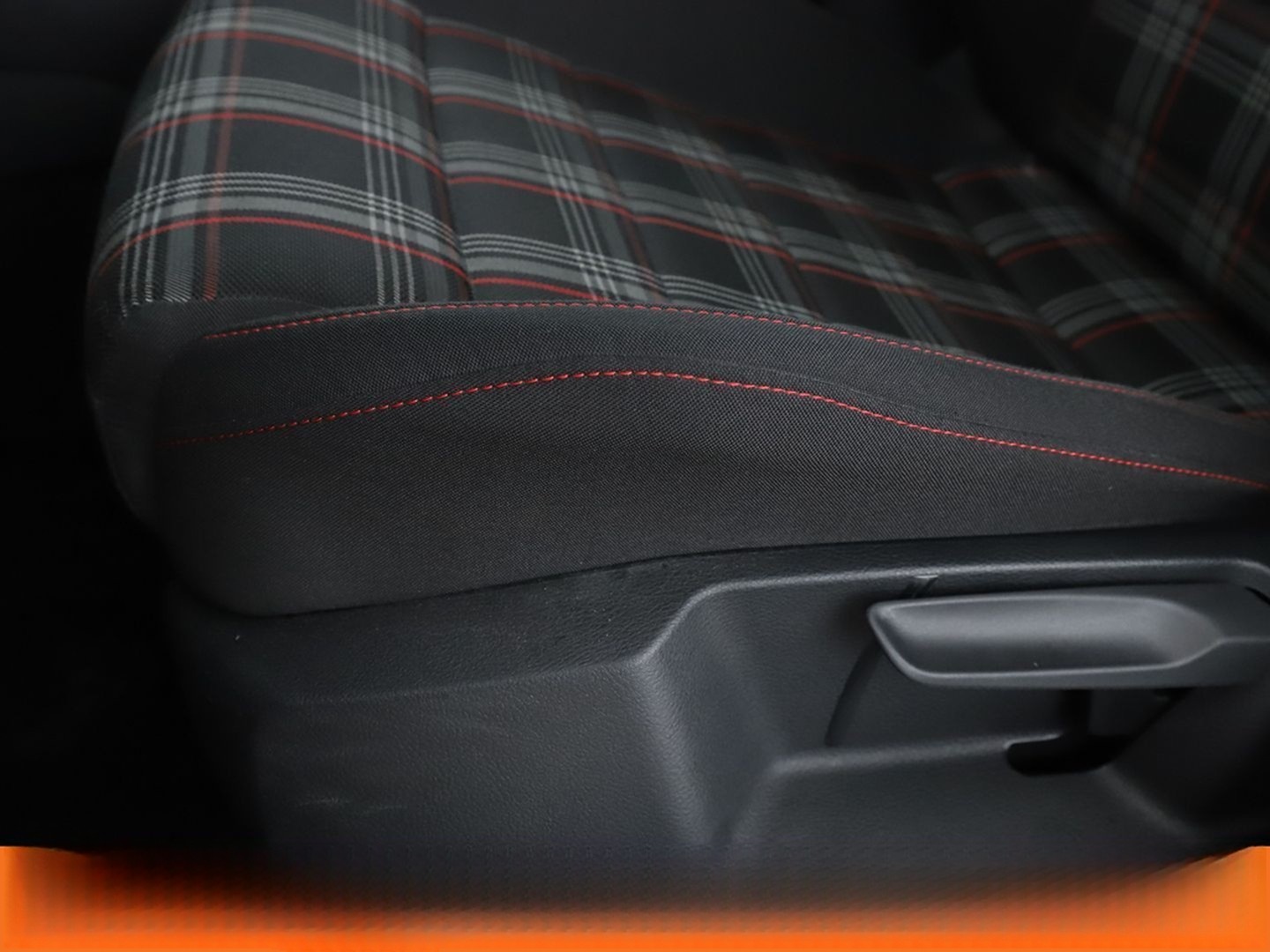Volkswagen Golf VII 2.0 TSI GTI Performance BM Aut.*NAVI* foto 27