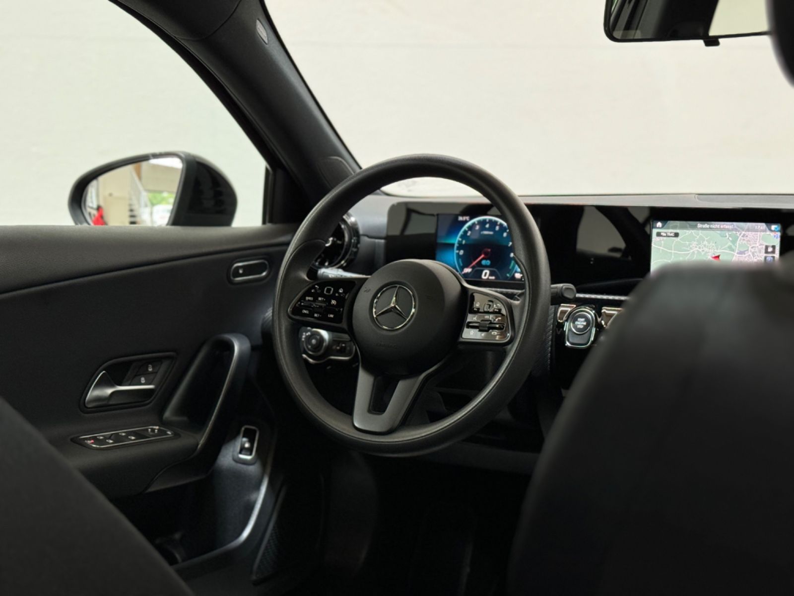 Mercedes-Benz A 250 e - PANORAMA-TEMP-LIVE-PDC-NAVI-BUSINESS foto 11