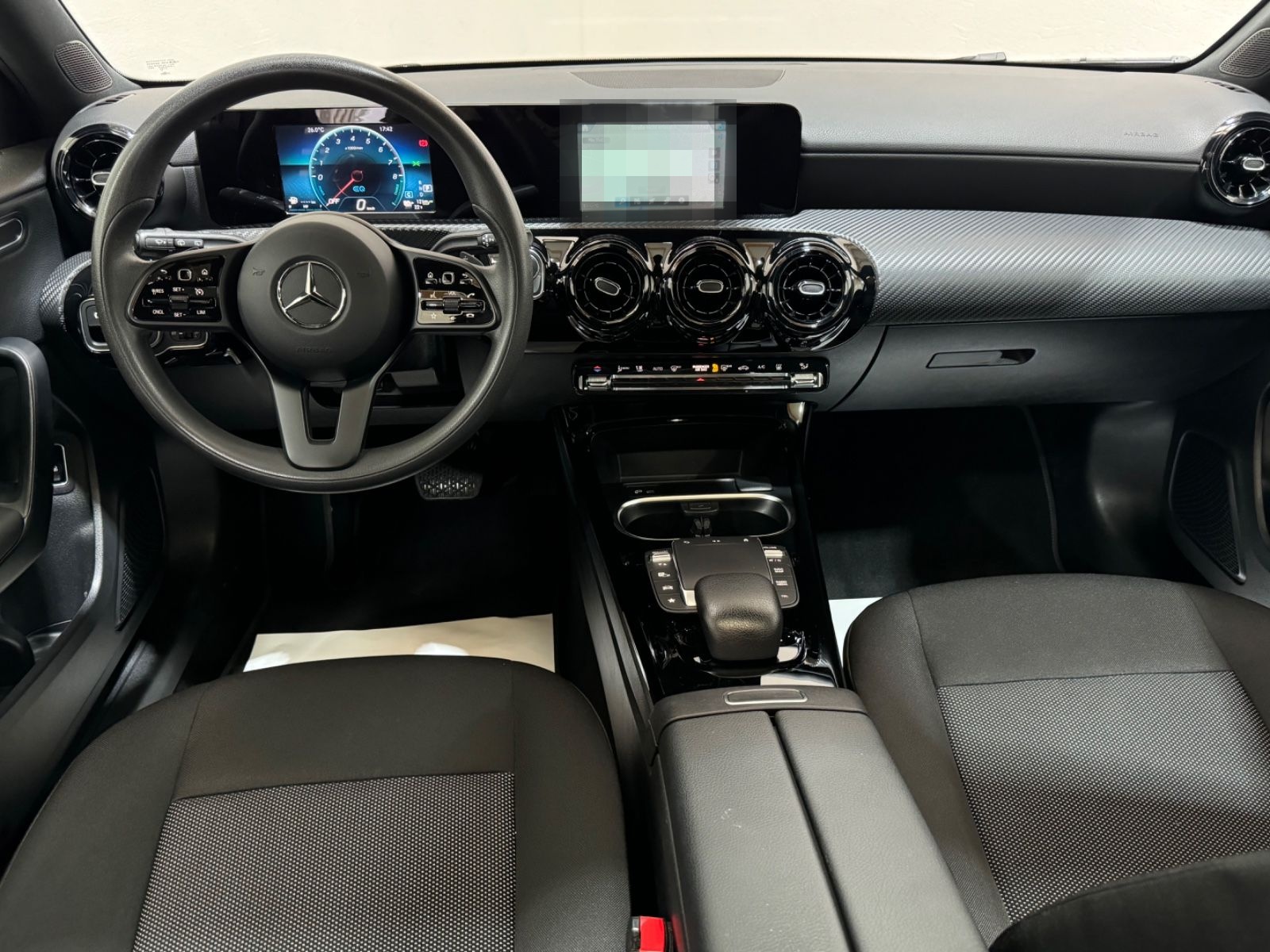 Mercedes-Benz A 250 e - PANORAMA-TEMP-LIVE-PDC-NAVI-BUSINESS foto 10