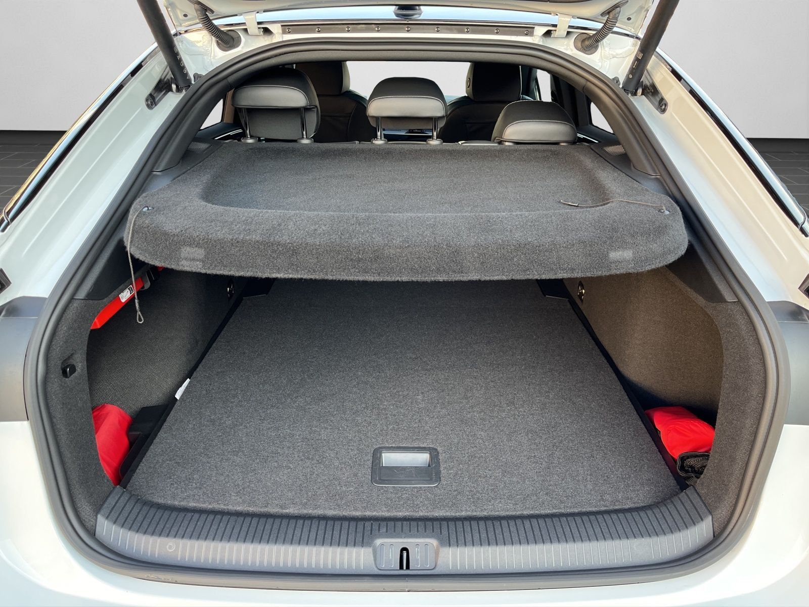 Volkswagen ID.7 Pro Electric 82kWh AHK/RFK/NAVI/LED/Garanti foto 14