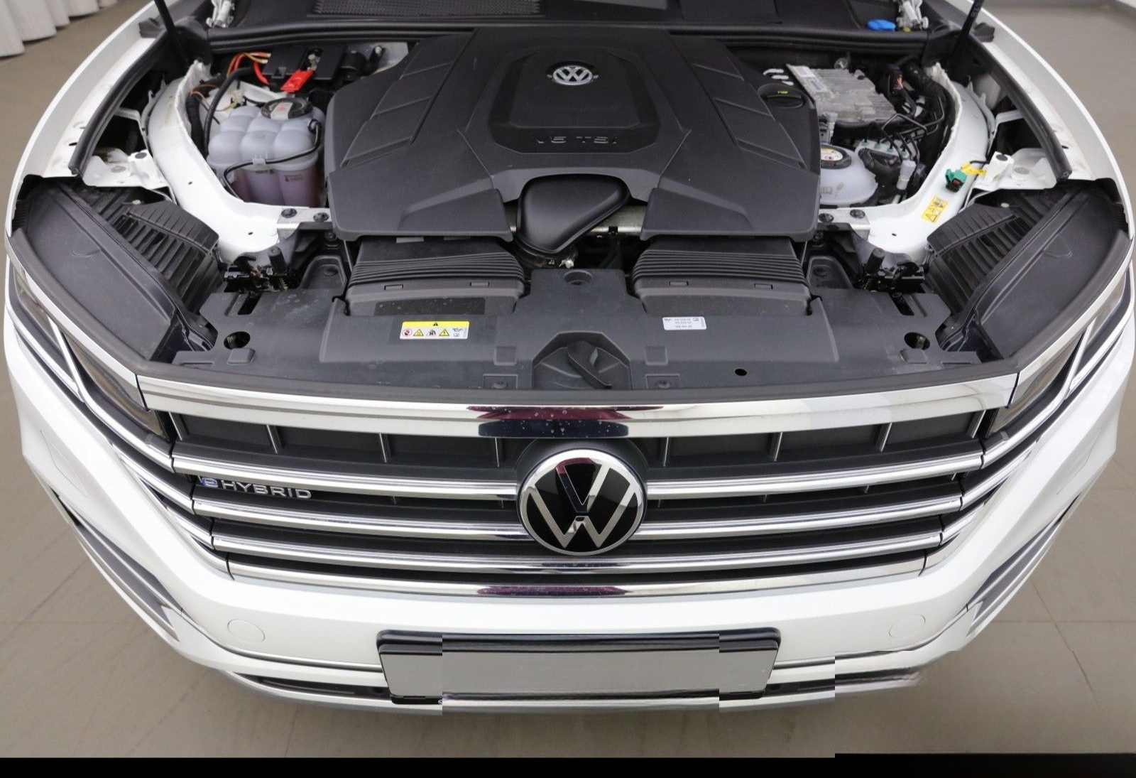 Volkswagen TOUAREG ATMOSPHERE EHYBRID 3.0 V6 TSI TIPTRONIC foto 5