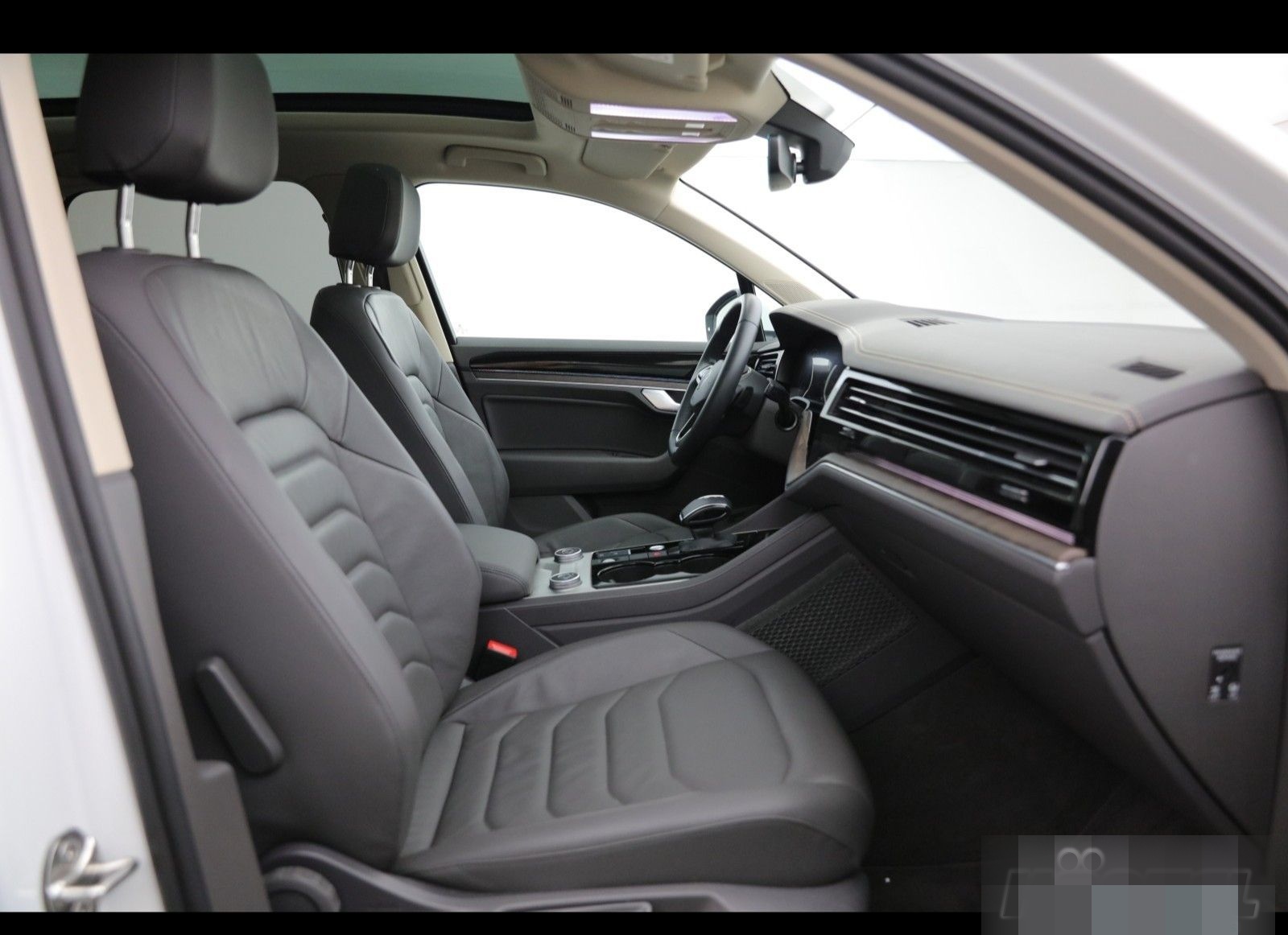 Volkswagen TOUAREG ATMOSPHERE EHYBRID 3.0 V6 TSI TIPTRONIC foto 6