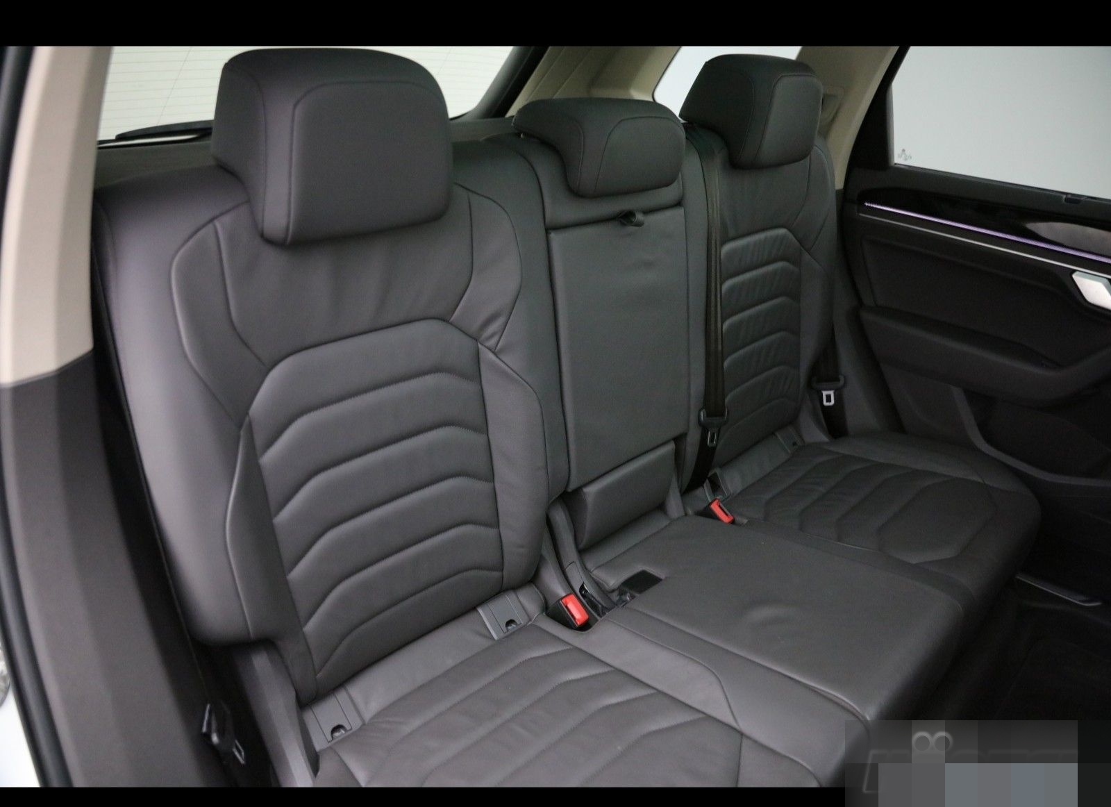 Volkswagen TOUAREG ATMOSPHERE EHYBRID 3.0 V6 TSI TIPTRONIC foto 8