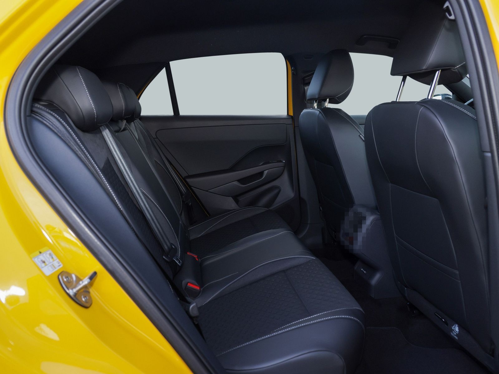 Volkswagen T-Roc 1.5eTSI DSG R-LINE +AHK+19"YORK+ foto 16