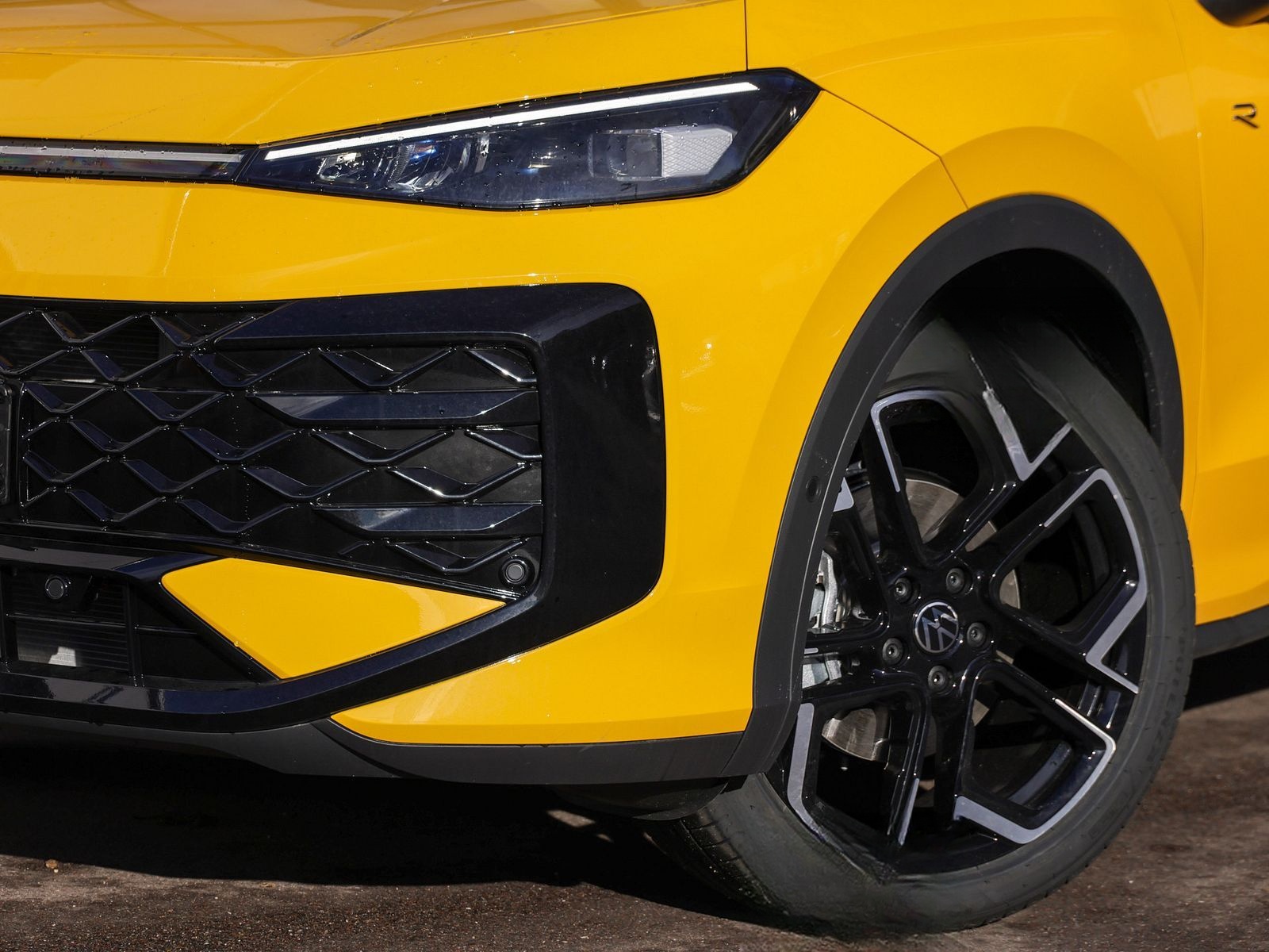 Volkswagen T-Roc 1.5eTSI DSG R-LINE +AHK+19"YORK+ foto 6
