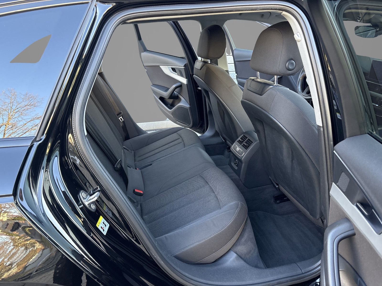 Audi A4 Avant quattro Digi Tacho ACC Kamera AHK Spurh foto 11
