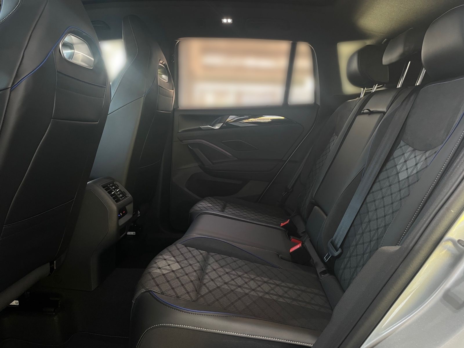 Volkswagen Tiguan R-Line 1,5 l eTSI 110 kW DSG foto 11