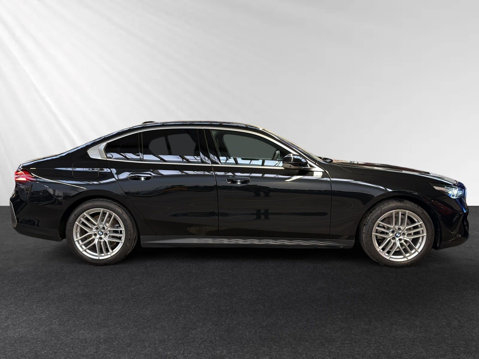 BMW 520d xDrive Head-Up|Standhzg.|DAProf.|PA+ foto 2