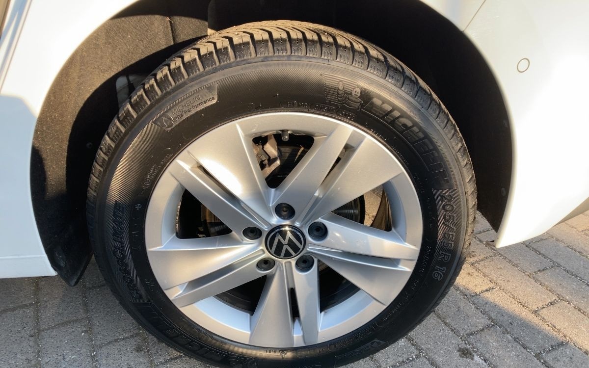 Volkswagen Golf VIII 1.5 TSI Life Navi LED SHZ PDC foto 12