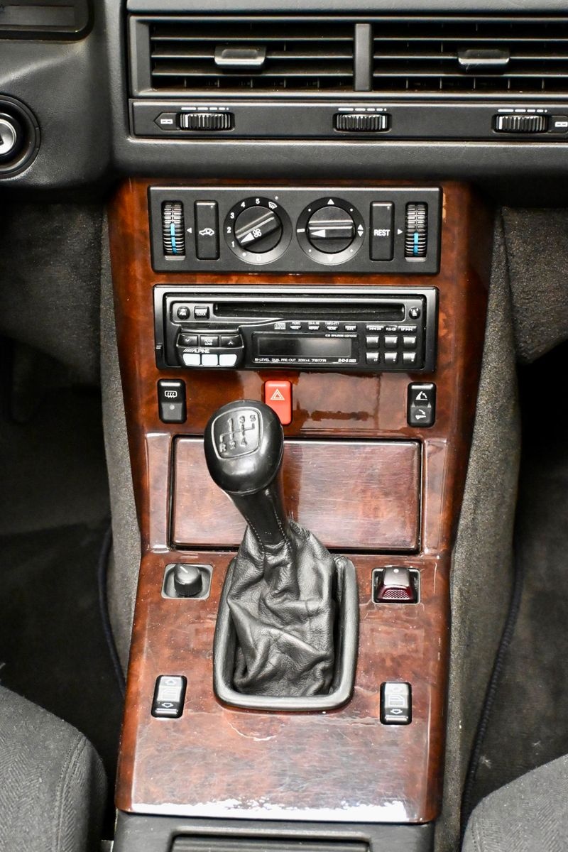 Mercedes-Benz SL 300 *original Rohbauänderung für AMG-Räder foto 12