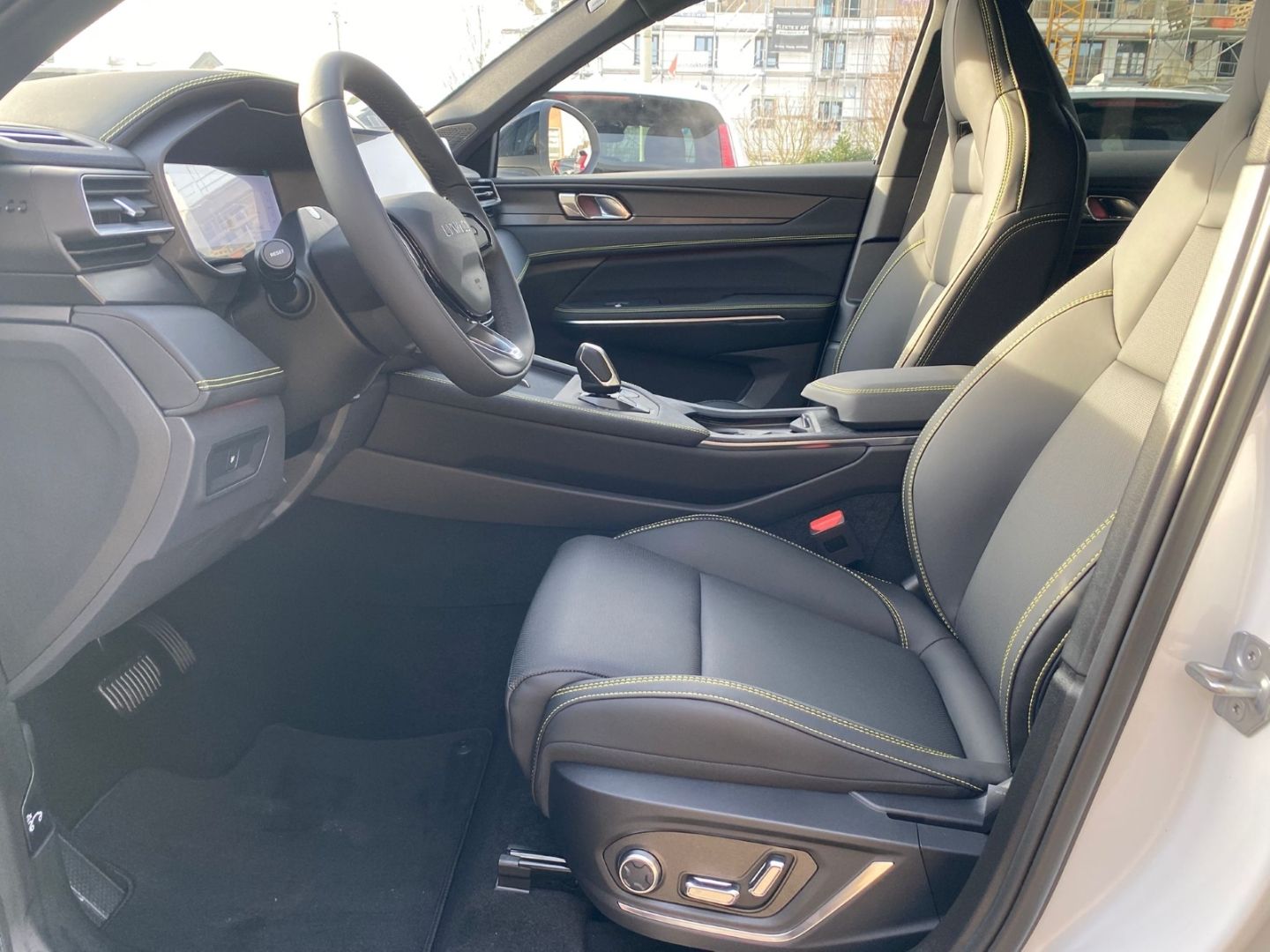 Lynk&Co 01 More 1.5 TD PHEV 206 kW Memory Sitze Navi Sou foto 12