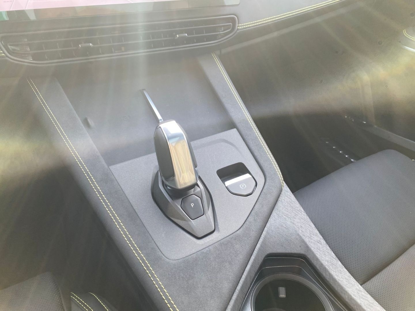 Lynk&Co 01 More 1.5 TD PHEV 206 kW Memory Sitze Navi Sou foto 16