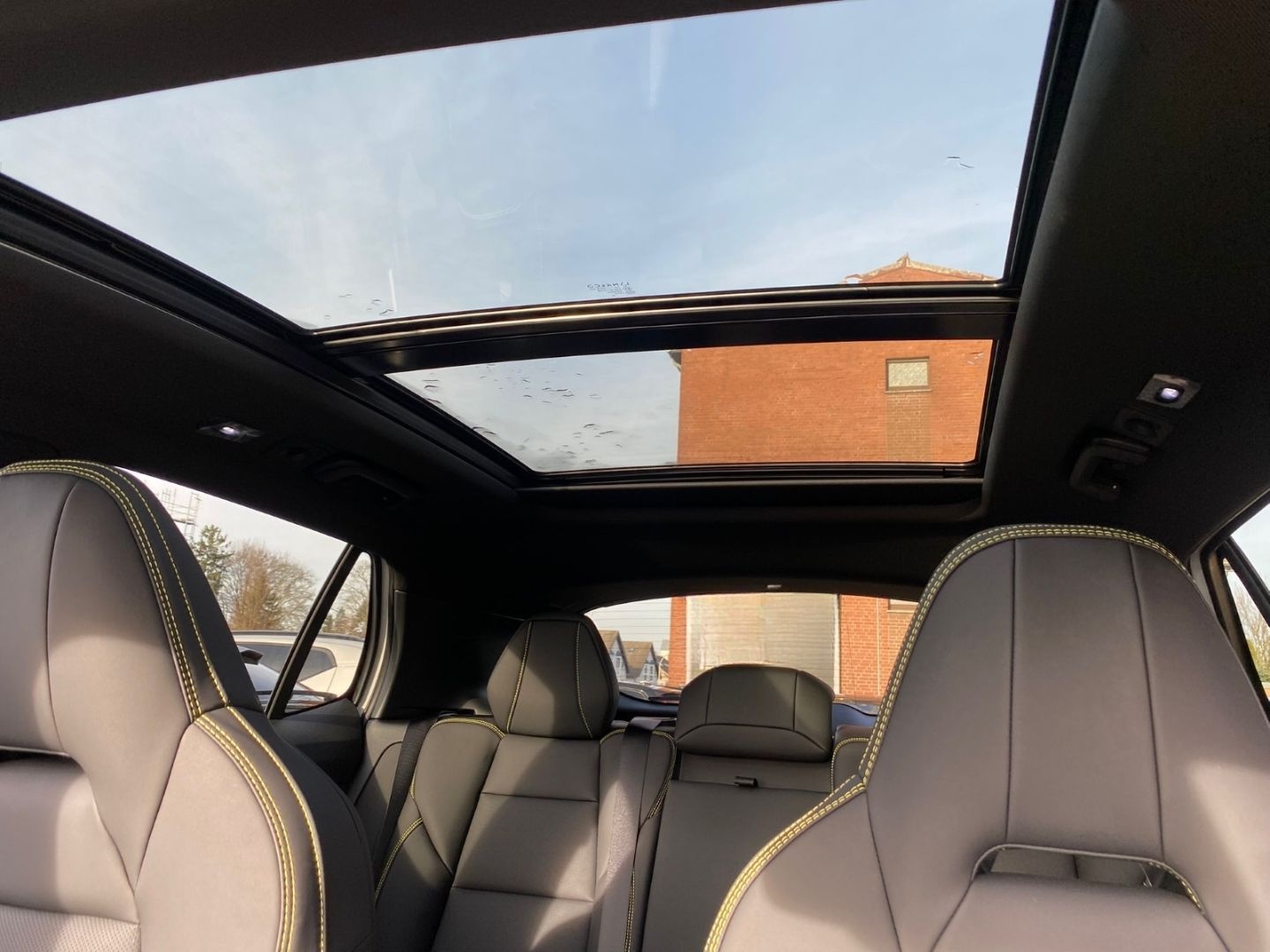 Lynk&Co 01 More 1.5 TD PHEV 206 kW Memory Sitze Navi Sou foto 17