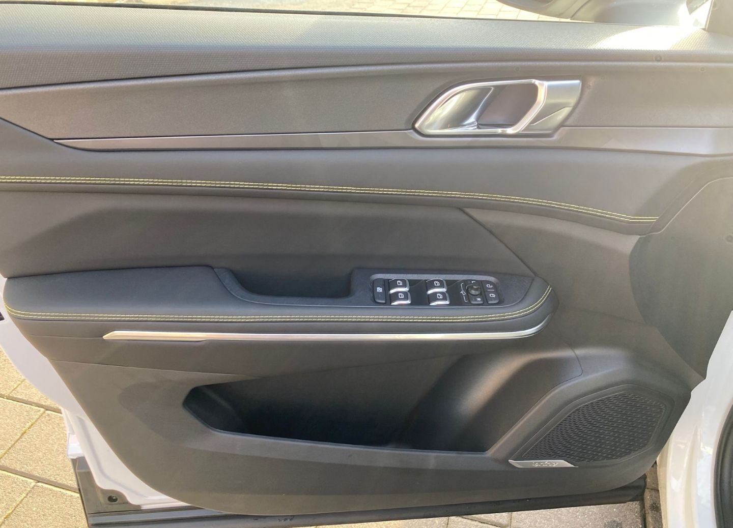 Lynk&Co 01 More 1.5 TD PHEV 206 kW Memory Sitze Navi Sou foto 18