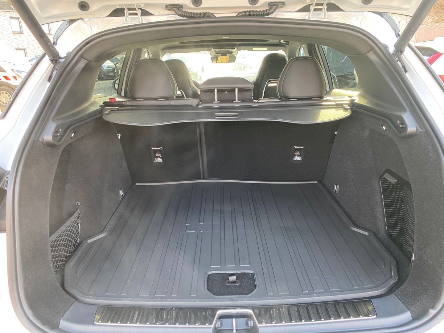 Lynk&Co 01 More 1.5 TD PHEV 206 kW Memory Sitze Navi Sou foto 23