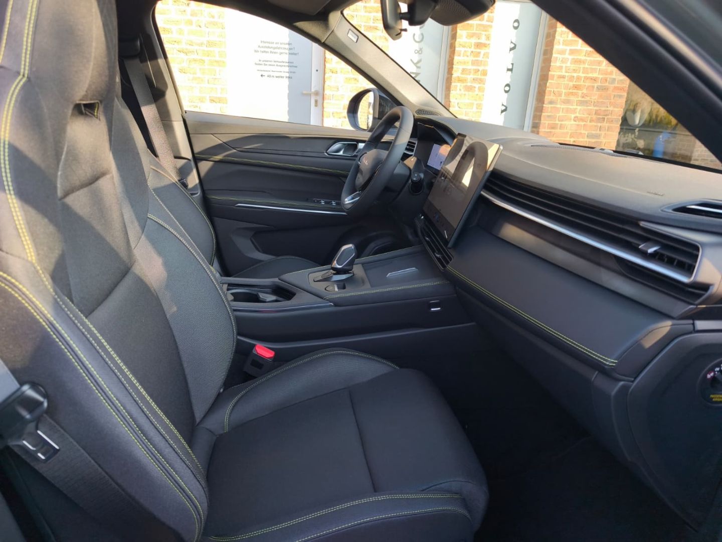 Lynk&Co 01 Core 1.5 TD PHEV 206 kW Navi Digitales Cockpi foto 15