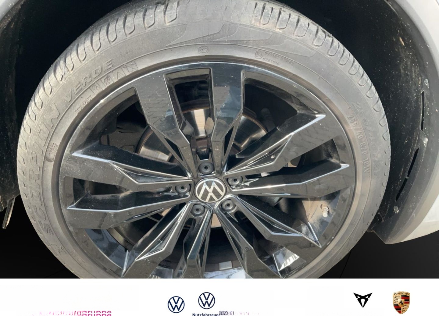 Volkswagen Tiguan 1.5 TSI DSG R-Line Sportpaket Soundsystem foto 6