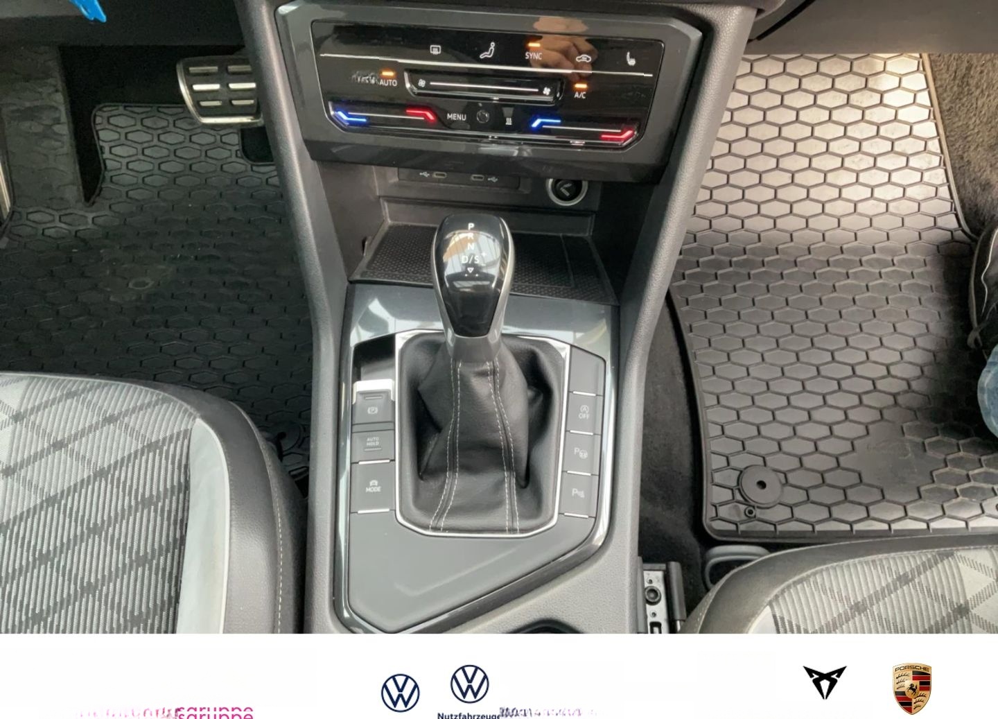 Volkswagen Tiguan 1.5 TSI DSG R-Line Sportpaket Soundsystem foto 10