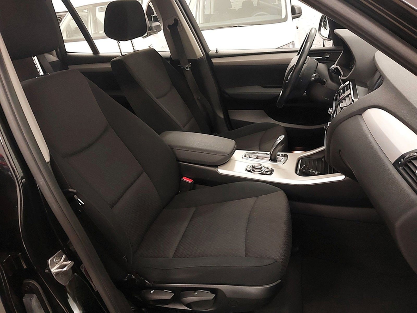 BMW X3 xDrive 20i Steptronic 82oookm Sitzh. PDC 4x4 foto 23