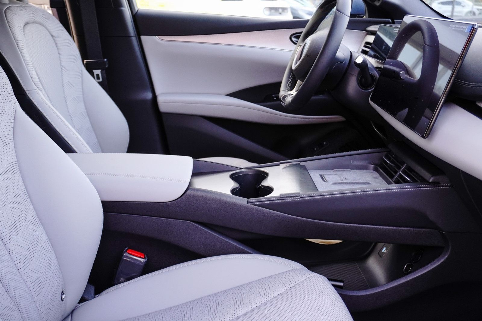 BYD SEAL 6 Touring DM-i Comfort foto 8