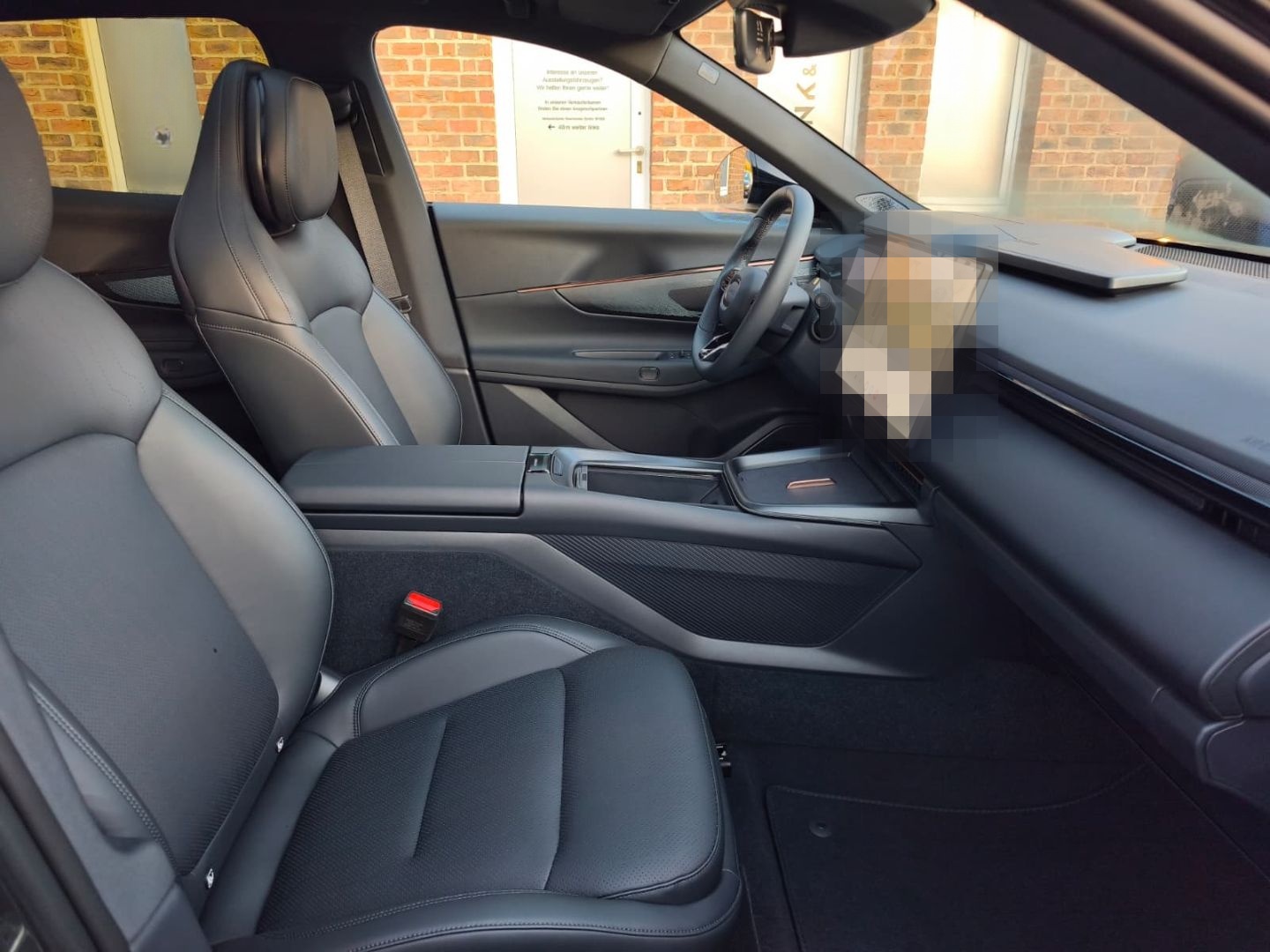 Lynk&Co 08 Core 1.5 T PHEV 257 kW El. Panodach Navi Lede foto 16