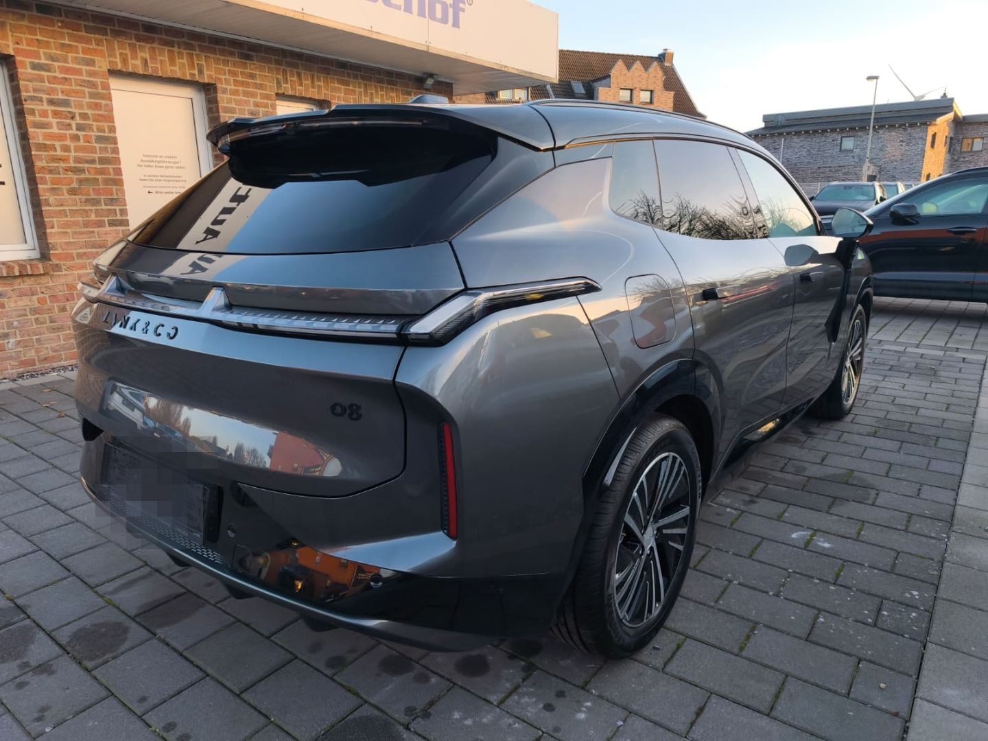 Lynk&Co 08 Core 1.5 T PHEV 257 kW El. Panodach Navi Lede foto 6