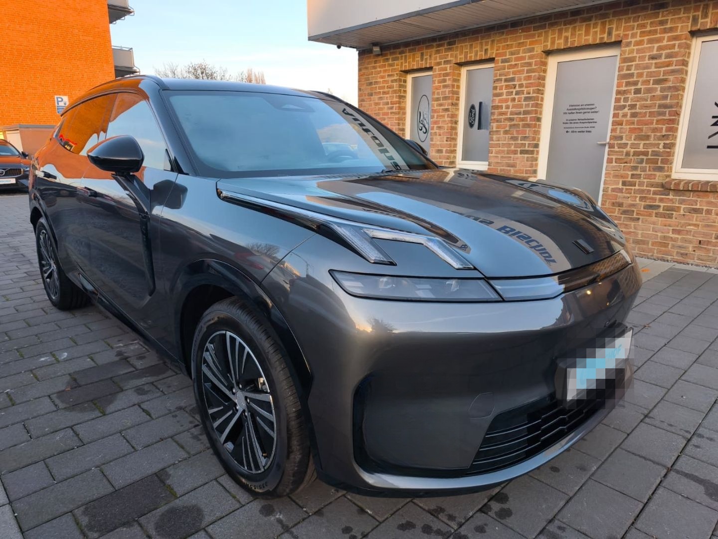 Lynk&Co 08 Core 1.5 T PHEV 257 kW El. Panodach Navi Lede foto 9