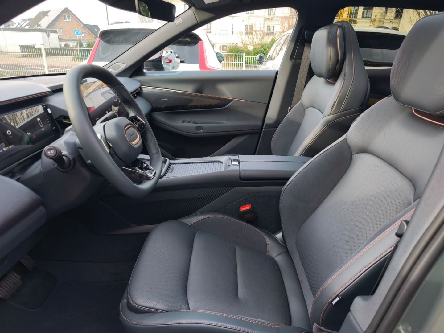 Lynk&Co 08 More 1.5 T PHEV 257 KW El. Panodach Navi Lede foto 12