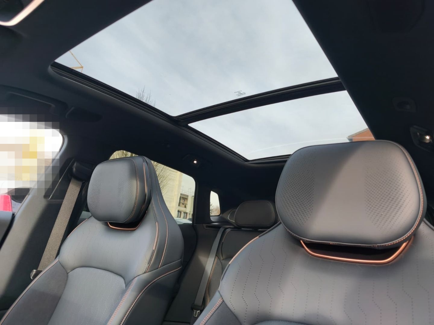 Lynk&Co 08 More 1.5 T PHEV 257 KW El. Panodach Navi Lede foto 15