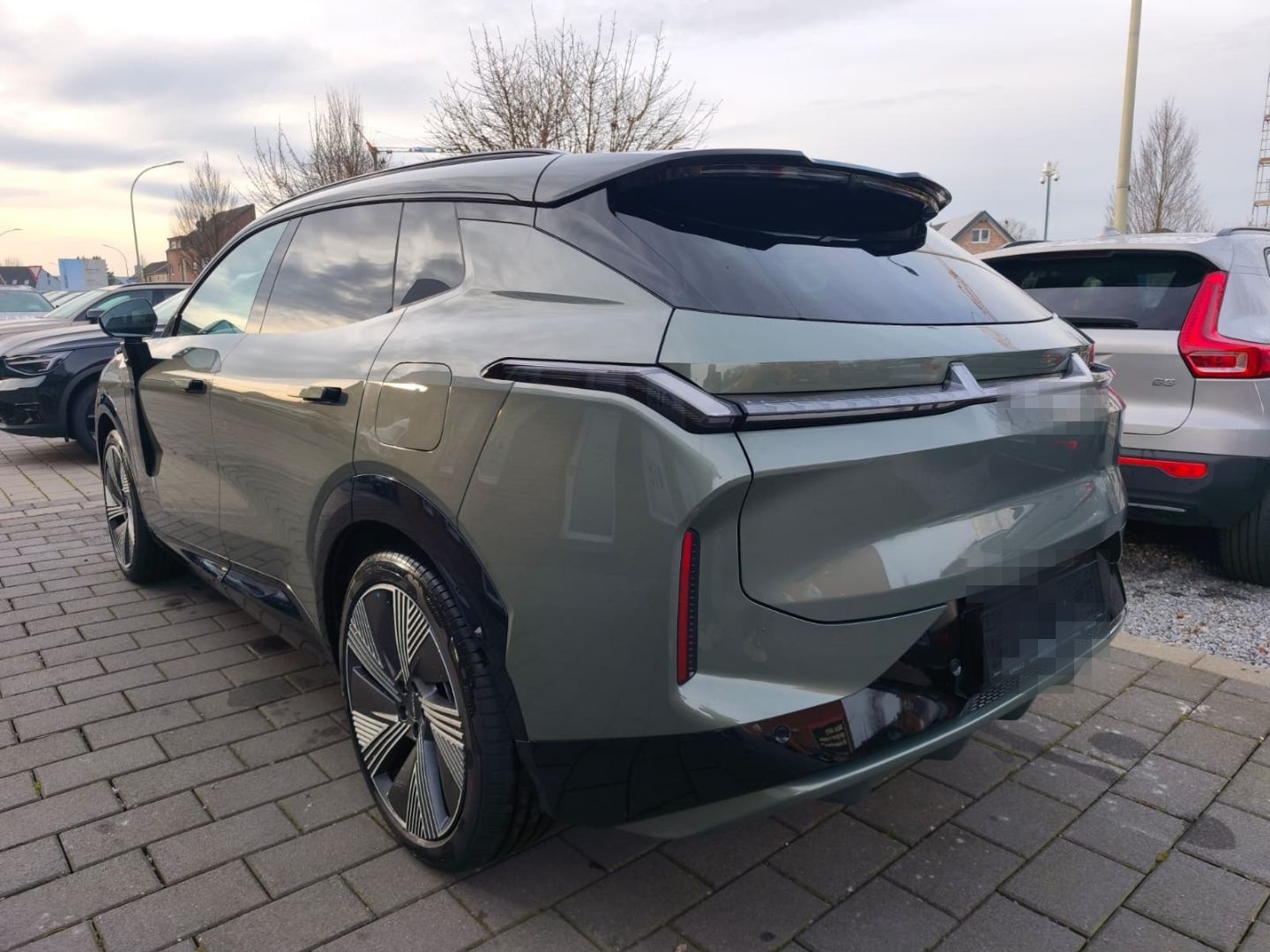 Lynk&Co 08 More 1.5 T PHEV 257 KW El. Panodach Navi Lede foto 4