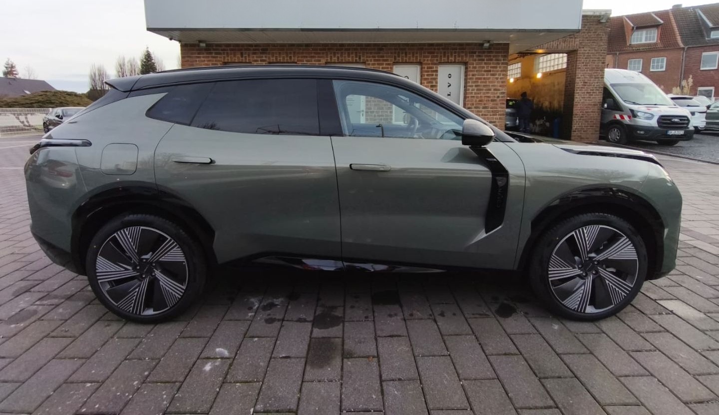 Lynk&Co 08 More 1.5 T PHEV 257 KW El. Panodach Navi Lede foto 8