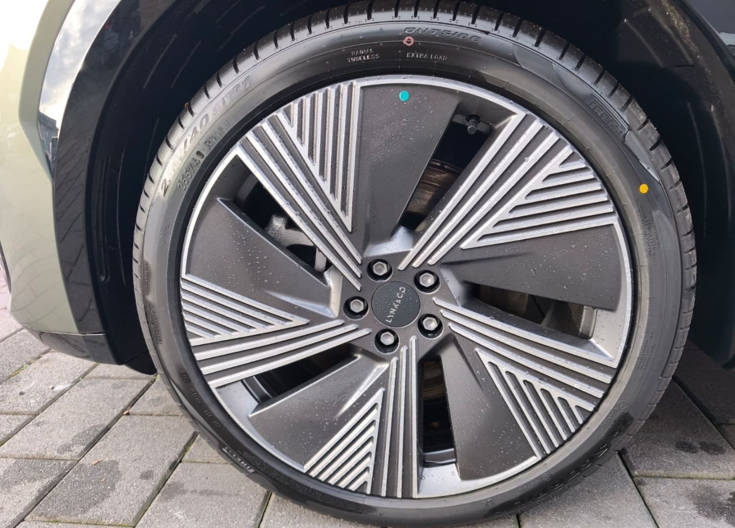 Lynk&Co 08 More 1.5 T PHEV 257 KW El. Panodach Navi Lede foto 10