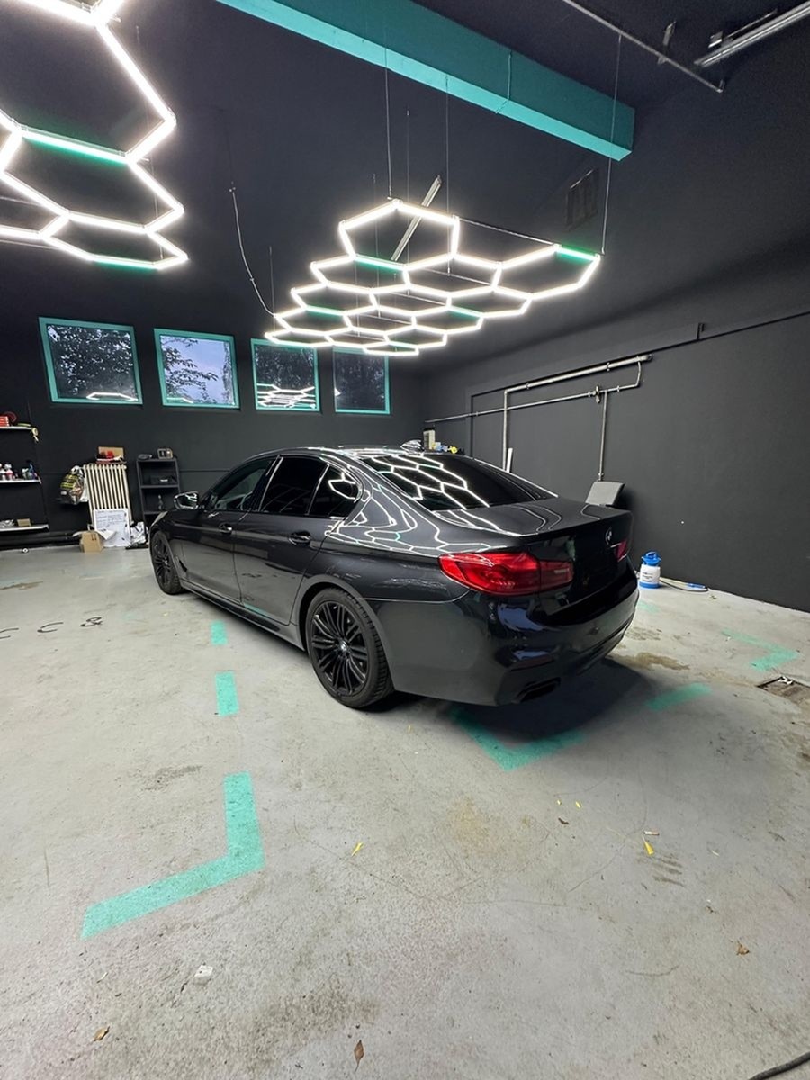 BMW M550i xDrive A - foto 3