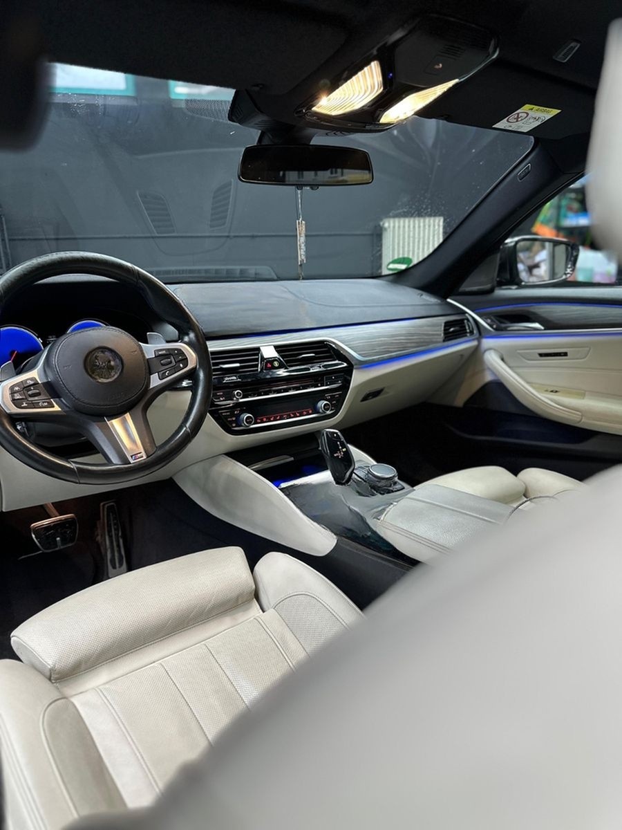 BMW M550i xDrive A - foto 7