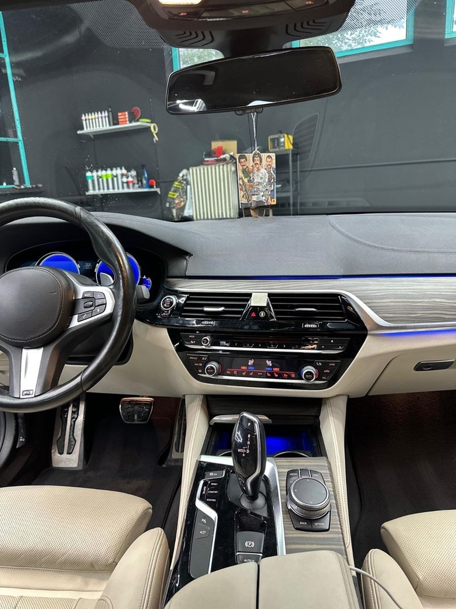 BMW M550i xDrive A - foto 9
