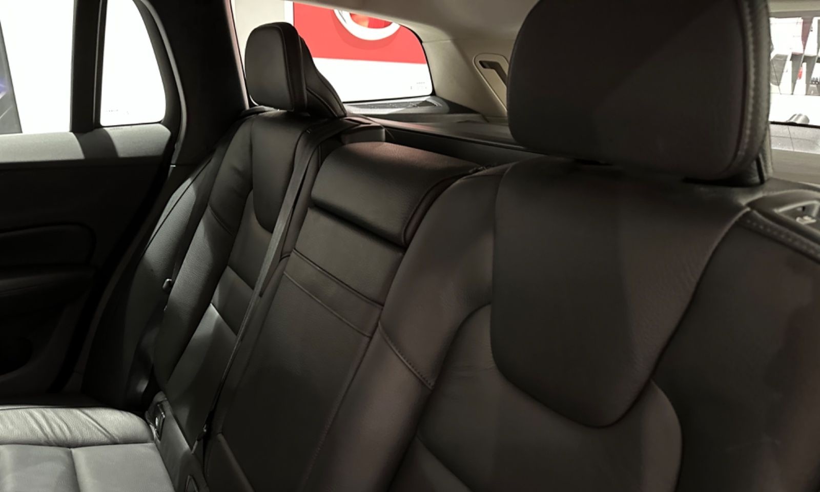 Volvo V60 Kombi Inscription foto 23