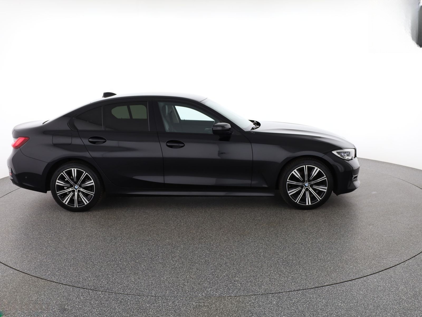 BMW 320 d xDrive SPORT LINE LASER,HUD,AHK,STANDHEIZ foto 6