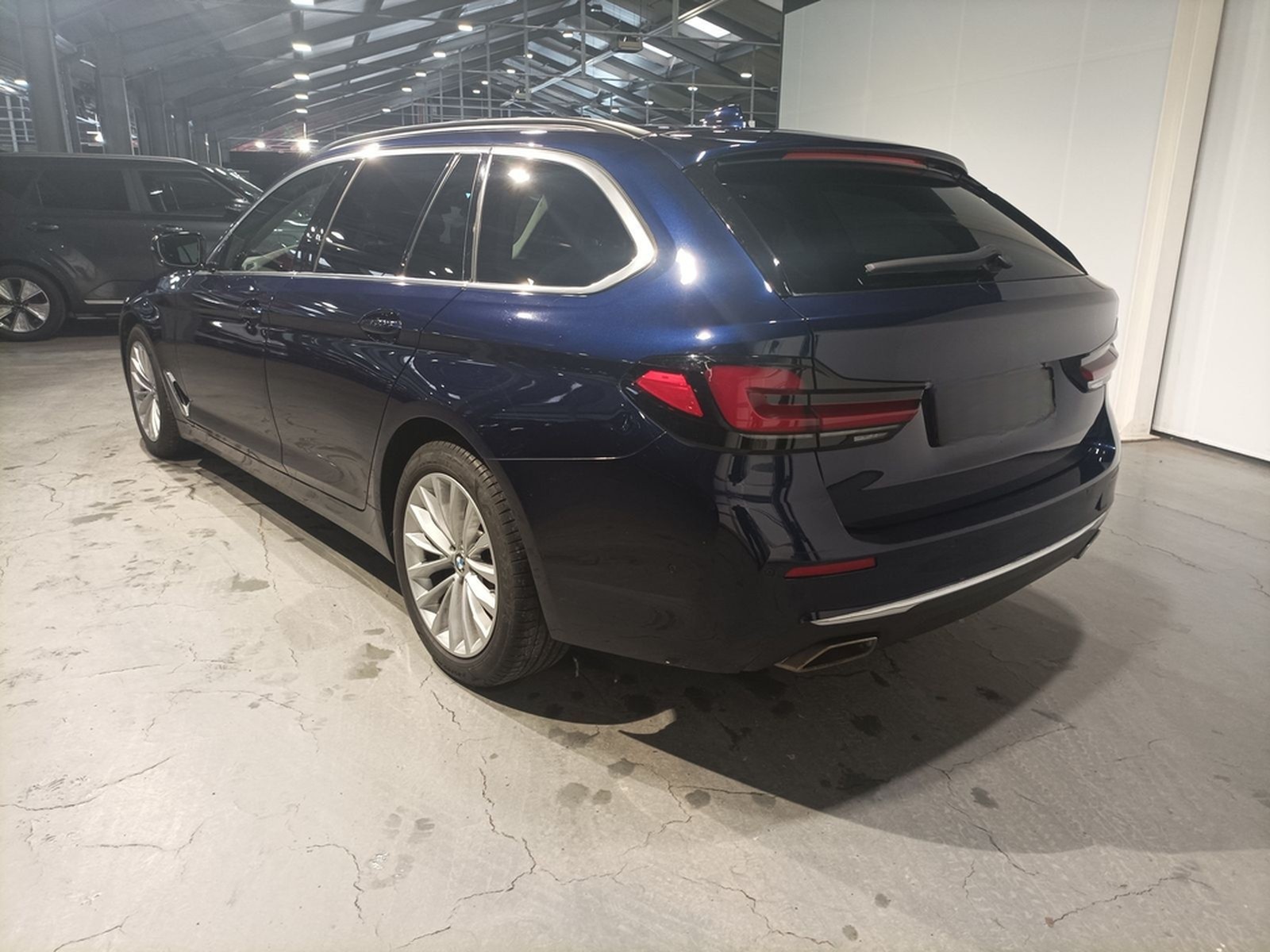 BMW 530d MHD xDrive Luxury L. LED|Navi|PDC|AHK|Pano| foto 4