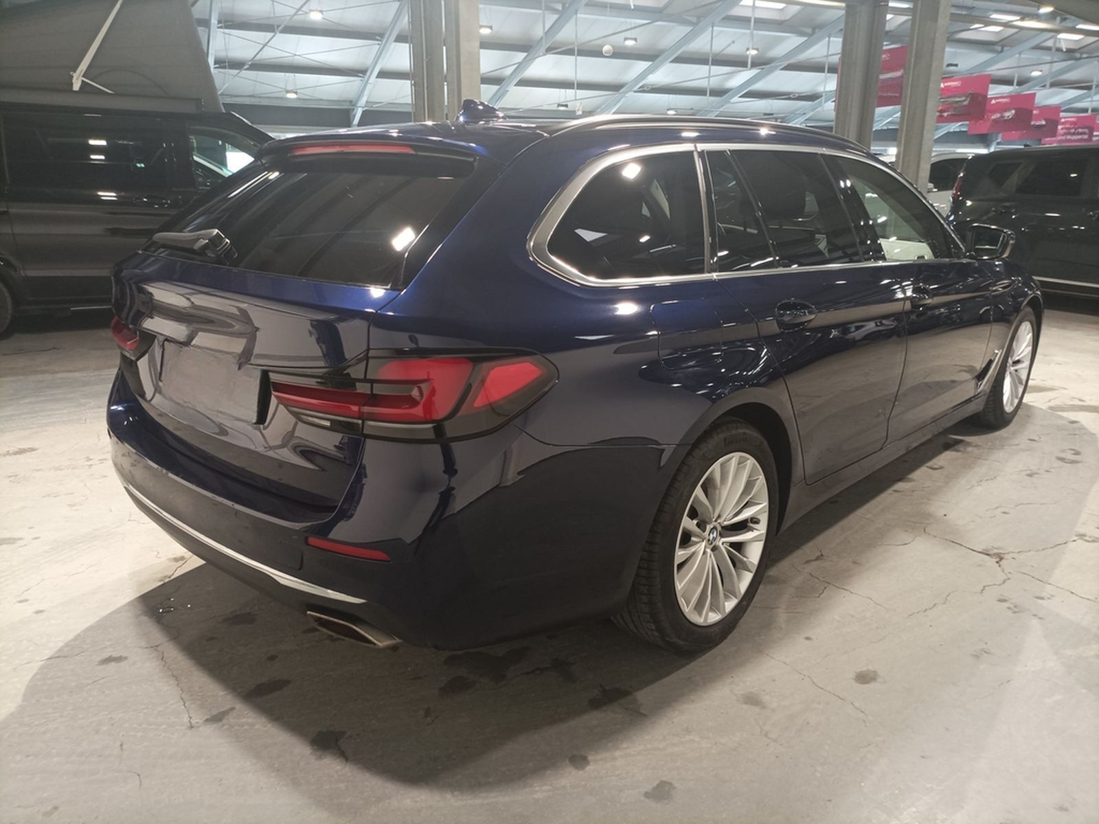 BMW 530d MHD xDrive Luxury L. LED|Navi|PDC|AHK|Pano| foto 5