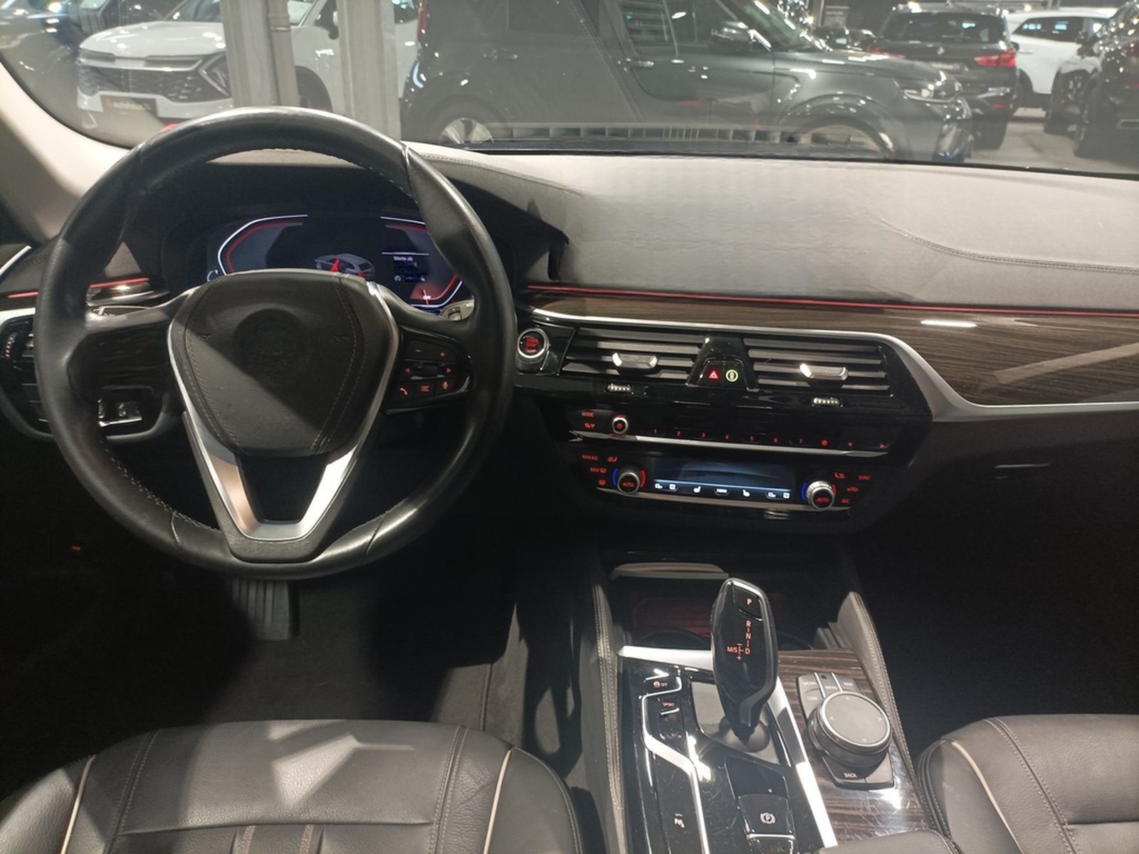 BMW 530d MHD xDrive Luxury L. LED|Navi|PDC|AHK|Pano| foto 9