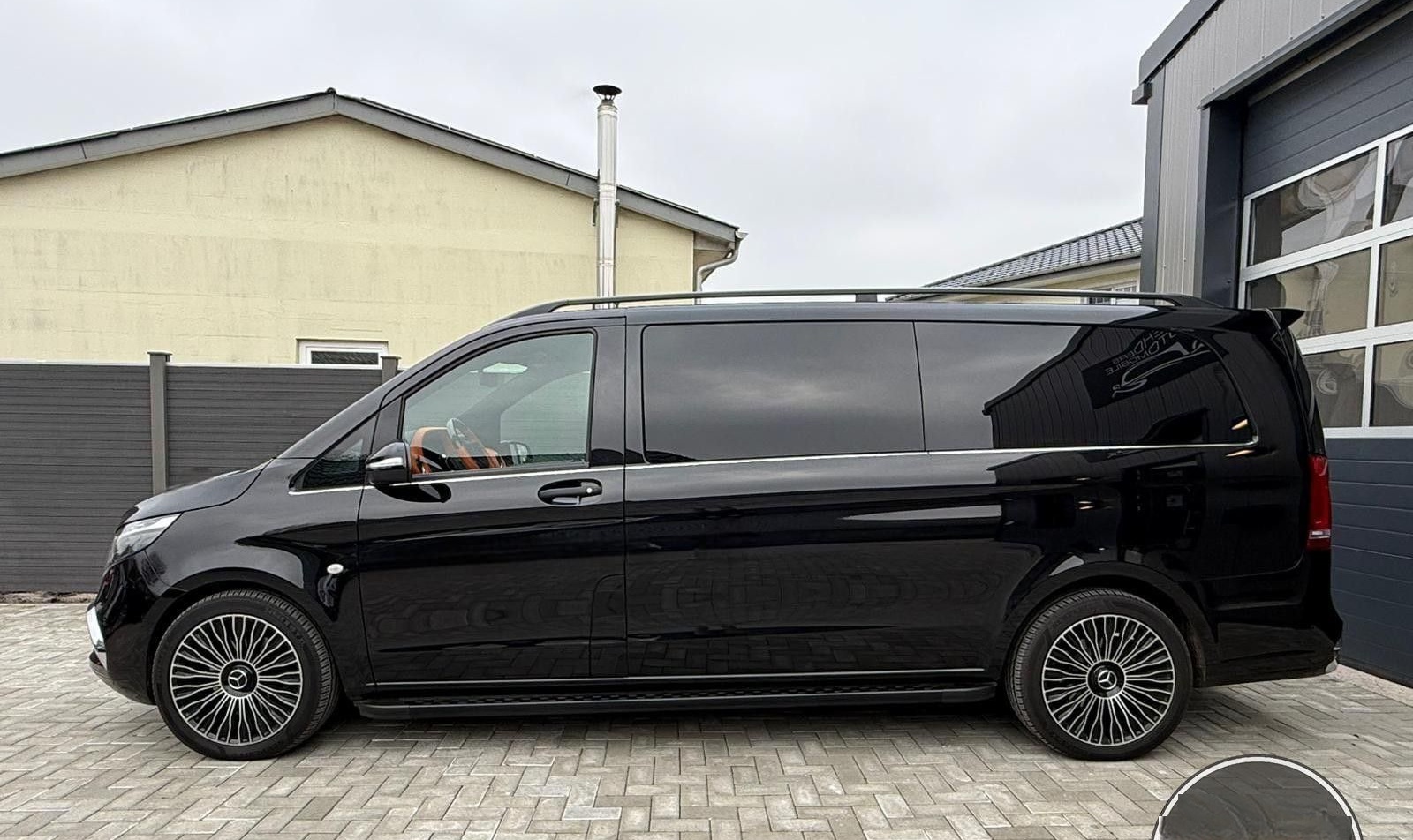 Mercedes-Benz V-Klasse Extralang VIP Umbau TV Massage PS5 foto 6