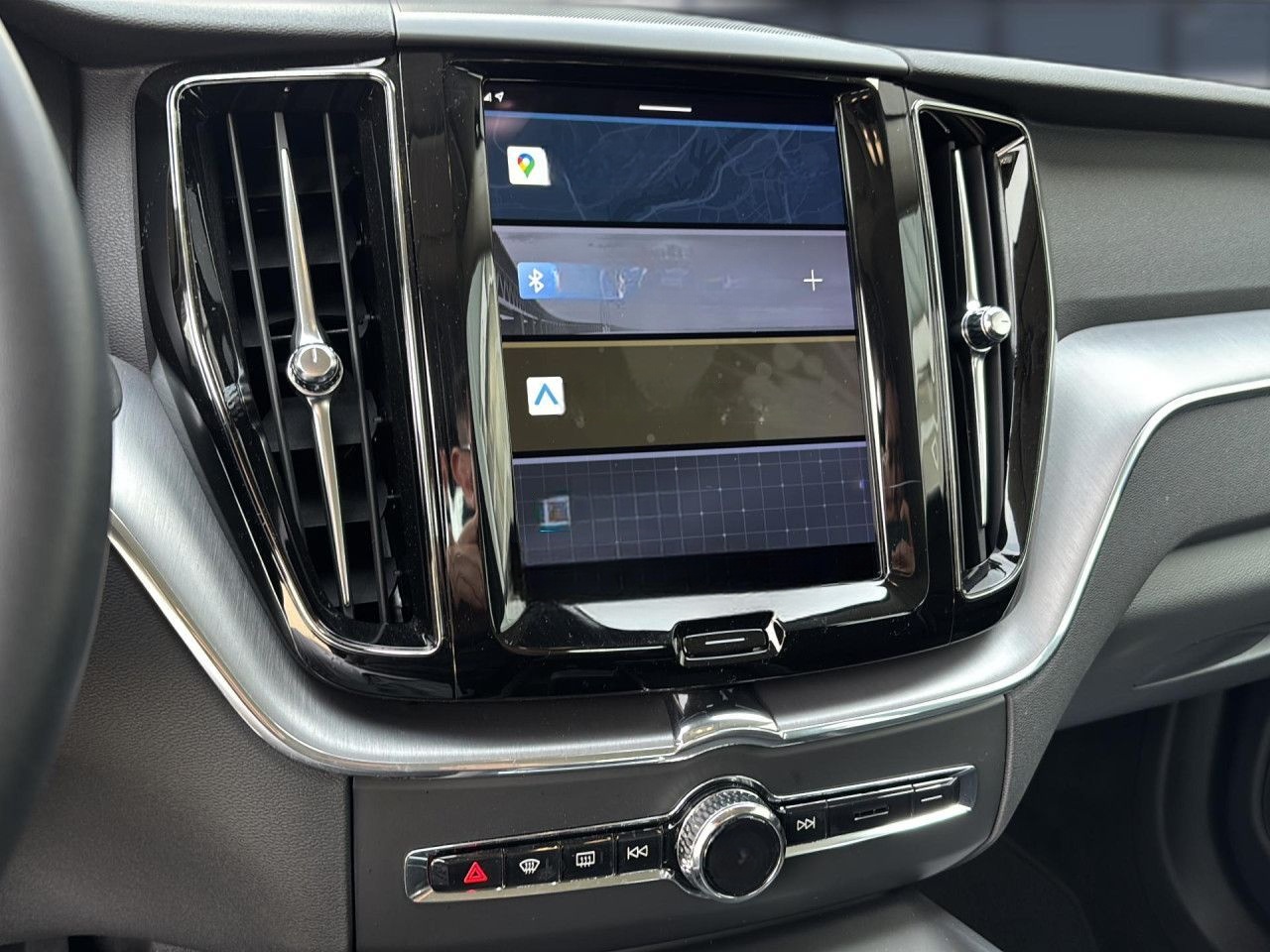 Volvo XC 60 Momentum Pro 2WD Bluetooth Navi LED Klima foto 14